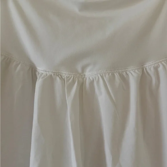 Offline by Aerie White Crossover Skirted Active Skort Size L EUC - Picture 9 of 13